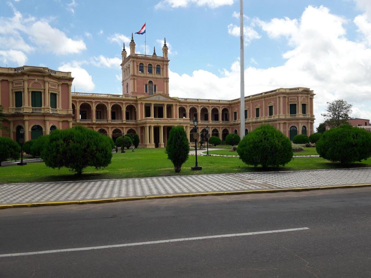 Centro De Asuncion Nuevo Apartamento, Comodo, Seguro, Piscina, Gimnasio Y Parking Kültér fotó